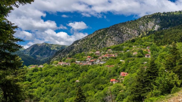Αυτό είναι το χωριό της Θεσσαλίας που ξεριζώθηκε και άλλαξε τόπο λόγω της πανώλης που θέρισε τους κατοίκους