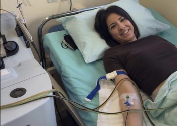 Λαρισαία που έδωσε ζωή σε συνάνθρωπό μας συγκλονίζει: «Κάπου εκεί έξω υπάρχει ένας άνθρωπος που περίμενε μια ακόμη ευκαιρία για τη ζωή» (φωτο)