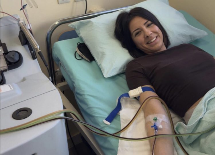 Λαρισαία που έδωσε ζωή σε συνάνθρωπό μας συγκλονίζει: «Κάπου εκεί έξω υπάρχει ένας άνθρωπος που περίμενε μια ακόμη ευκαιρία για τη ζωή» (φωτο)