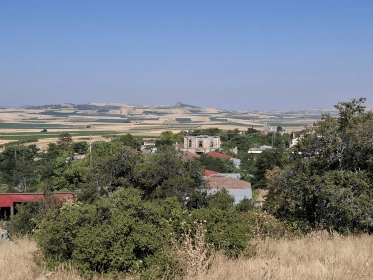 Αυτό είναι τελευταίο χωριό της Λάρισας προς τα ανατολικά του νομού – Ο πράσινος παράδεισος (φωτο)