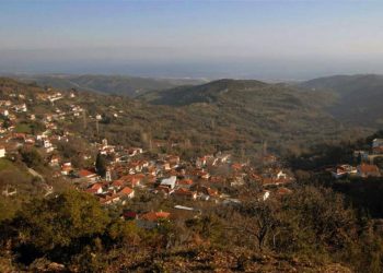 Το χωριό της Θεσσαλίας που αποκαλύπτεται αργά – Η μυστηριακή, γοητευτική του εικόνα και ο τόπος εσωτερικής αναζήτησης (φωτο)