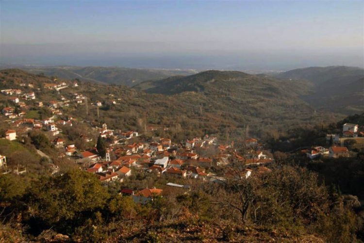 Το χωριό της Θεσσαλίας που αποκαλύπτεται αργά – Η μυστηριακή, γοητευτική του εικόνα και ο τόπος εσωτερικής αναζήτησης (φωτο)
