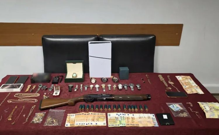 Αυτοί είναι οι 16 που κατηγορούνται για 63 διαρρήξεις με λεία πάνω από 400.000 ευρώ – “Χτύπησαν” και στα Τρίκαλα