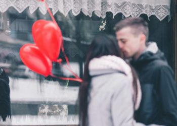 Η άγνωστη αλήθεια για την Ημέρα του Αγίου Βαλεντίνου: Από τους βασανισμούς στον σύγχρονο ρομαντισμό