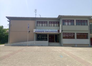 Αλέξανδρος Παπαδιαμάντης: Σκιές και Ψίθυροι γυναικών