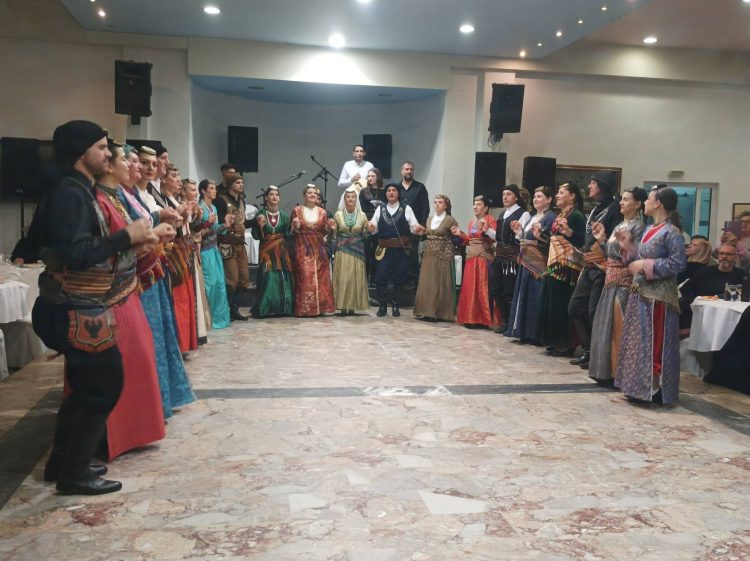 Εύξεινος Λέσχη Ποντίων και Μικρασιατών Ν. Τρικάλων: Με αυθεντική παράδοση και δυνατές στιγμές ο ετήσιος χορός (ΕΙΚΟΝΕΣ)