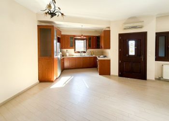 ΠΩΛΕΙΤΑΙ μονοκατοικία στο Βαρούσι Τρικάλων