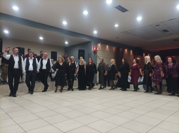 Με σεβασμό στην διατήρηση της πολιτιστικής κληρονομιάς ο ετήσιος χορός του Συλλόγου Ηπειρωτών Ν. Τρικάλων (ΕΙΚΟΝΕΣ)