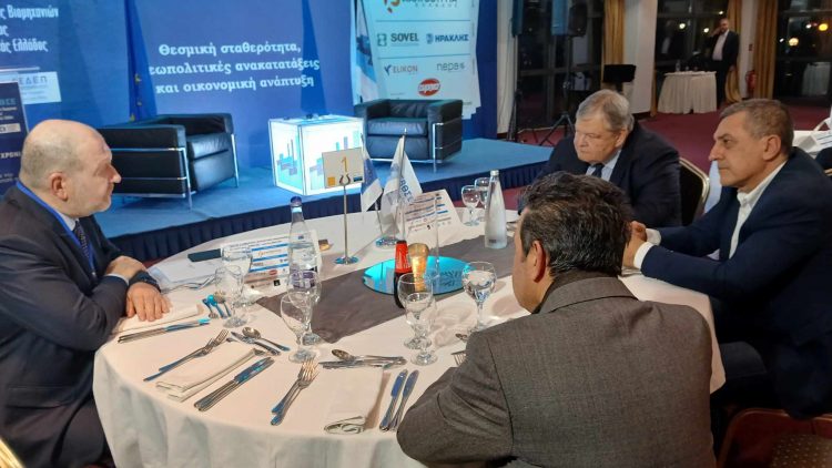 Βενιζέλος από τον Βόλο: «Χωρίς σεβασμό του Συντάγματος δεν υπάρχει αναθεώρηση – Η χώρα παραμένει θεσμικά μετέωρη» (ΕΙΚΟΝΕΣ – ΒΙΝΤΕΟ)