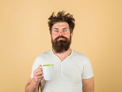 5 σοβαρές παρενέργειες του να πίνετε καφέ με άδειο στομάχι