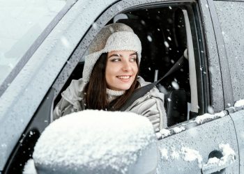 Γιατί δεν πρέπει να οδηγείτε με χοντρό μπουφάν τον χειμώνα