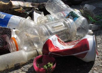 Σκουπίδια από τον Καναδά της δεκαετίας του 1960 ξεβράζονται σε ακτές της Σκωτίας – Το παράξενο φαινόμενο