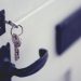 Η ψυχολογία λέει ότι η παρόρμηση να ελέγχεις αν πράγματι κλείδωσες δεν είναι άγχος, είναι ένδειξη 8 σπάνιων χαρακτηριστικών