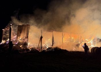 Δ. Μετεώρων: Μεγάλη φωτιά σε στάβλο στο Καστράκι (ΕΙΚΟΝΕΣ – ΒΙΝΤΕΟ)
