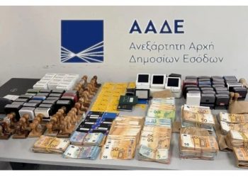 ΑΑΔΕ: Εξαρθρώθηκε κύκλωμα αχυρανθρώπων με 380 επιχειρήσεις και χρέη 43 εκατ. ευρώ – 11 συλλήψεις
