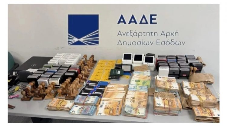 ΑΑΔΕ: Εξαρθρώθηκε κύκλωμα αχυρανθρώπων με 380 επιχειρήσεις και χρέη 43 εκατ. ευρώ – 11 συλλήψεις
