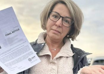 Βρετανή τιμωρήθηκε με πρόστιμο γιατί πήγε δύο φορές σε μια ώρα στο πάρκινγκ σούπερ μάρκετ