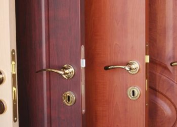 Αντίο στις ξύλινες πόρτες στο σπίτι -Η νέα κομψή τάση αλλάζει τις συνήθειές μας