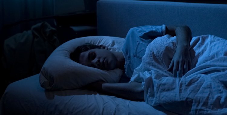 Γιατρός εξηγεί πως η κλειστή πόρτα στο υπνοδωμάτιο επηρεάζει την ποιότητα του ύπνου