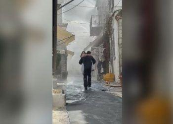 Πώς έφεραν τη βροχή στην Ύδρα για τον Μπραντ Πιτ