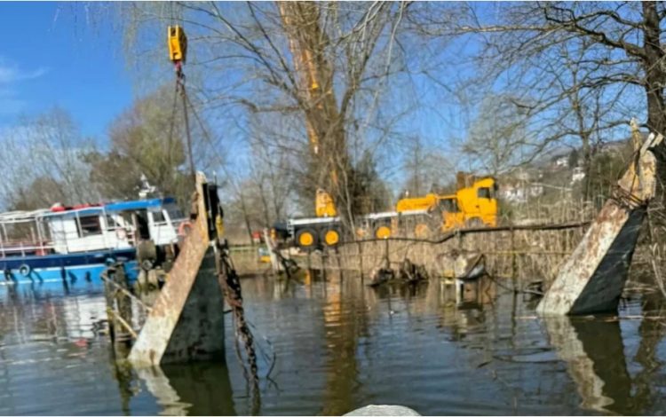Οριστικό τέλος για τη βυθισμένη πλατφόρμα της Παμβώτιδας μετά από 18 χρόνια