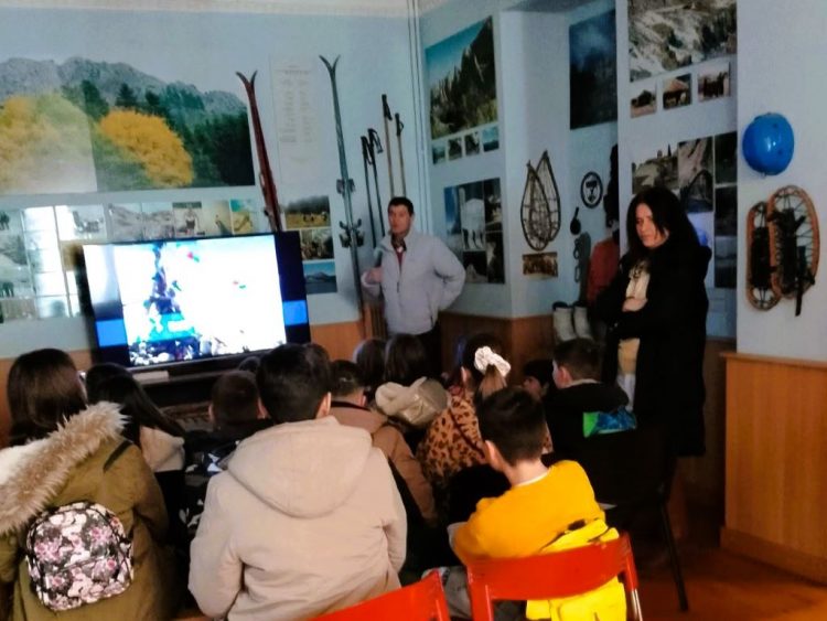 Μαθητές/τριες από την Πιαλεία στο Δημοτικό Ιστορικό Αθλητικό Μουσείο των Τρικάλων