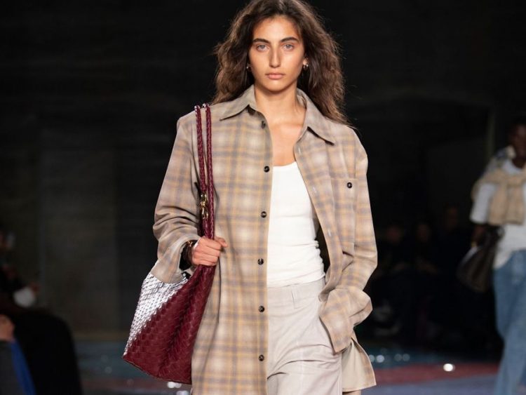 Τα καρό πουκάμισα είναι το must item για cool outfits