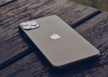 Η Apple επιβεβαίωσε ότι η μεγάλη αναβάθμιση AI της Siri θα βασίζεται στο Gemini της Google