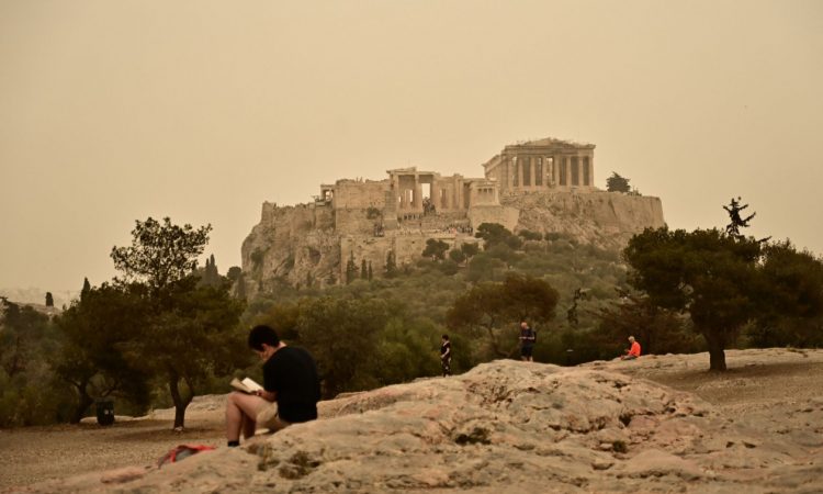 Καιρός: Αφρικανική σκόνη «σαρώνει» τη χώρα – Ποιες περιοχές θα επηρεαστούν