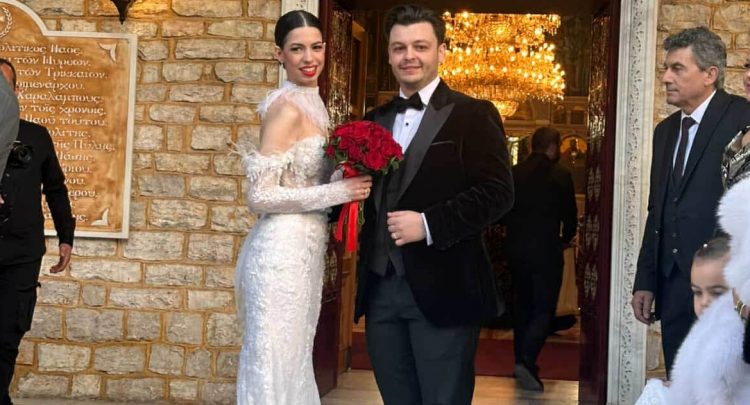 Στον παλμό του Αγίου Βαλεντίνου ένωσαν τις ζωές τους ο Κωνσταντίνος Παναγιωτόπουλος και η Κέλλυ Κοντογώγου