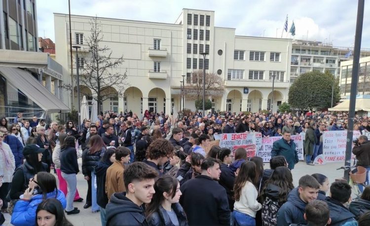 Καρδίτσα: Πολυπληθές συλλαλητήριο για τα Τέμπη (+Φωτο +Βίντεο)