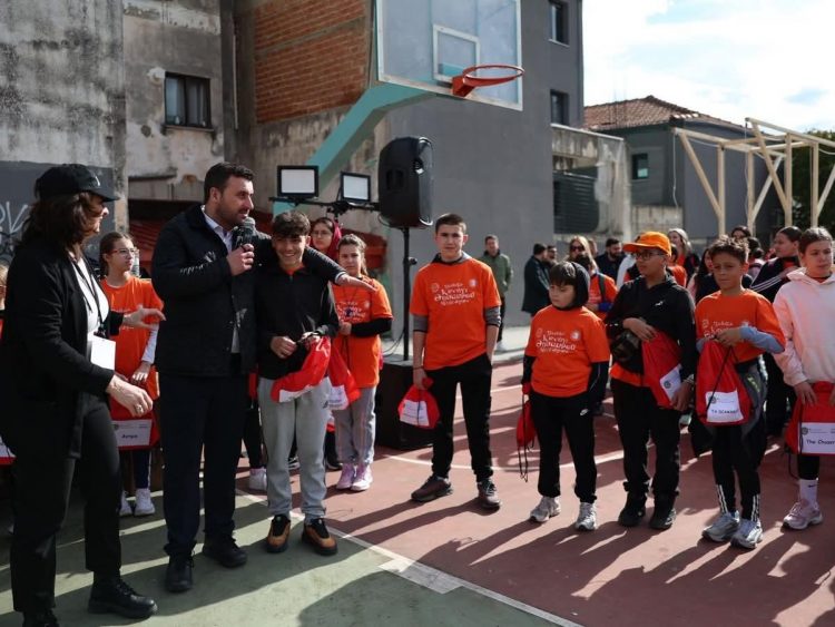 Μικροί και μεγάλοι έγιναν ένα στην Καλαμπάκα αναζητώντας τον κρυμμένο θησαυρό