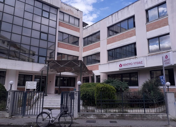 Κέντρα Υγείας της Θεσσαλίας: 2,2 εκατ. για ιατροτεχνολογικό και ξενοδοχειακό εξοπλισμό – 18 νέα ασθενοφόρα
