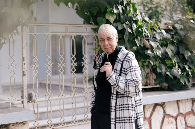 O λαϊκός ερμηνευτής που έγραψε “χρυσή ιστορία” στα Τρίκαλα | Μάριος Βεάνος: «Έπαιρνα το ντέφι, ανέβαινα στο τραπέζι και γινότανε χαμός»