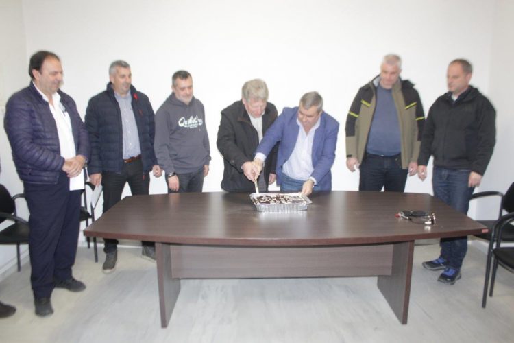 Έκοψαν την πίτα και αντάλλαξαν ευχές οι εργαζόμενοι της ΔΕΥΑ Πύλης
