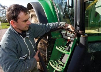 Στο Υπουργικό Συμβούλιο η επιστροφή ΕΦΚ αγροτικού πετρελαίου στην αντλία