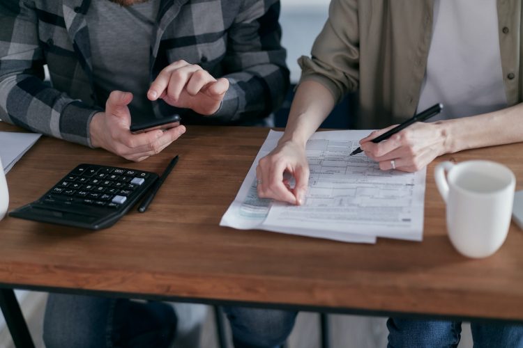 Τέλος στην υποβολή των φορολογικών δηλώσεων από το 2028, το σχέδιο της ΑΑΔΕ για αυτόματη εκκαθάριση