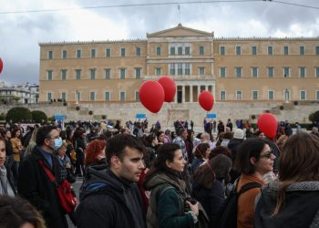 Παραλύει η χώρα: Ποιοι συμμετέχουν στην απεργία της ΑΔΕΔΥ για τα Τέμπη – Κλειστό το κέντρο