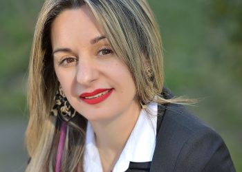 Ότι μας δοκιμάζει δεν μας ορίζει