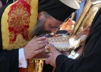 Φαρκαδόνα: Με λαμπρότητα η υποδοχή της Τιμίας Κάρας του Οσίου Δανιήλ του εκ Τσιοτίου (ΦΩΤΟ)