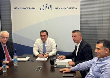 Με την Ομοσπονδία Πυροσβεστών Ελλάδος, συναντήθηκε ο Κώστας Σκρέκας