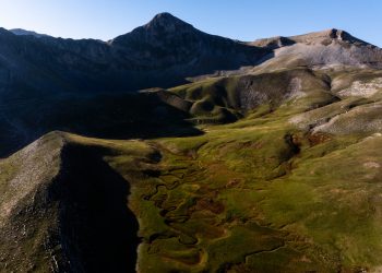 Βερλίγκα στα 2.050 μέτρα: Το οροπέδιο που γεννά έναν ποταμό – Ο φιλόξενος Τρικαλινός Χρήστος Ζαχαρής