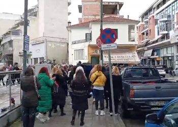Καταχειροκροτούμενος αποχώρησε από τα δικαστήρια ο Κώστας Τζιωρτζιώτης (video) – Πήρε προθεσμία για την Τετάρτη για να απολογηθεί