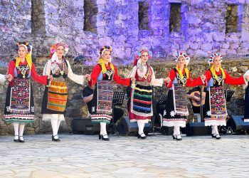 «Χρώματα  Παράδοσης» από τον Χορευτικό όμιλο Τρικάλων