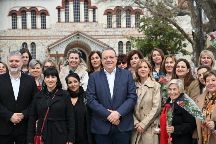 Ο Σωκράτης Φάμελλος δεν ξέχασε τις πέντε νεκρές εργάτριες της “Βιολάντα” την Ημέρα της Γυναίκας (ΦΩΤΟ – ΒΙΝΤΕΟ)
