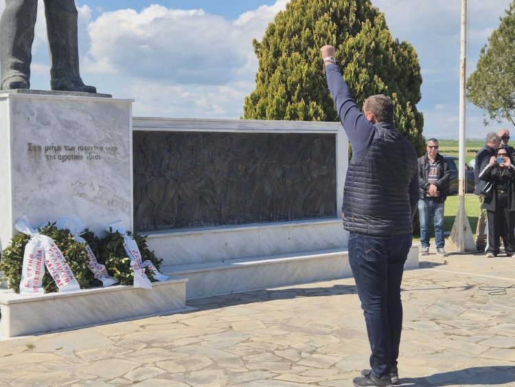 Με τρακτέρ στο Κιλελέρ οι αγρότες έδωσαν όρκο τιμής να συνεχίσουν τον αγώνα (ΦΩΤΟ)