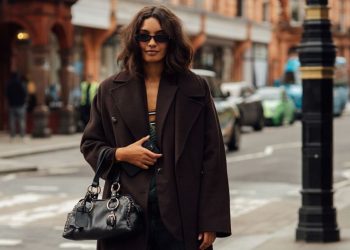 Τα 4 νέα street style looks της εβδομάδας που μπορείς εύκολα να αντιγράψεις