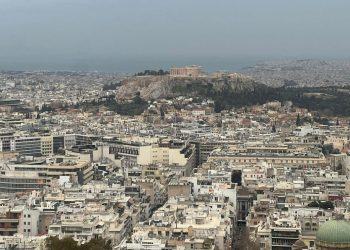 Καιρός: Πέπλο αφρικανικής σκόνης κάλυψε για δεύτερη μέρα την Αθήνα – Πόσο θα διαρκέσει το φαινόμενο