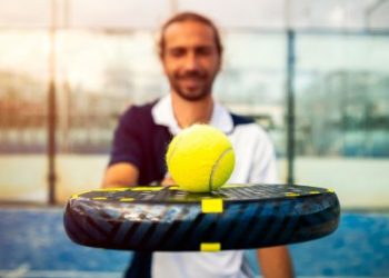 Γιατί το padel είναι πλήρης άσκηση τόσο για τον εγκέφαλο όσο και για το σώμα