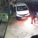 Βίντεο σοκ: Έβαλαν φωτιά σε αυτοκίνητο Θεσσαλής επιχειρηματία – Της είχαν «σπάσει» και το κατάστημα